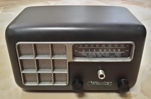Converting an old radio into a tube guitar amp (vacuum tubes) 